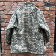 画像11: DEAD STOCK 2008’s US Military M-65 Field Jacket ACU Camo　Size LARGE-REGULAR (11)