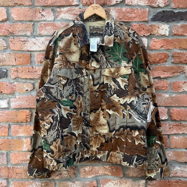 画像1: DEAD STOCK 1990’s Wrangler RealTree Camo Trucker Jacket　Size XL (1)