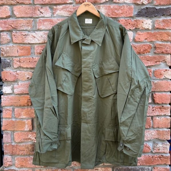 画像1: DEAD STOCK 1968's US Military Jungle Fatigue Jacket 4th　Size  X-LARGE-REGULAR (1)