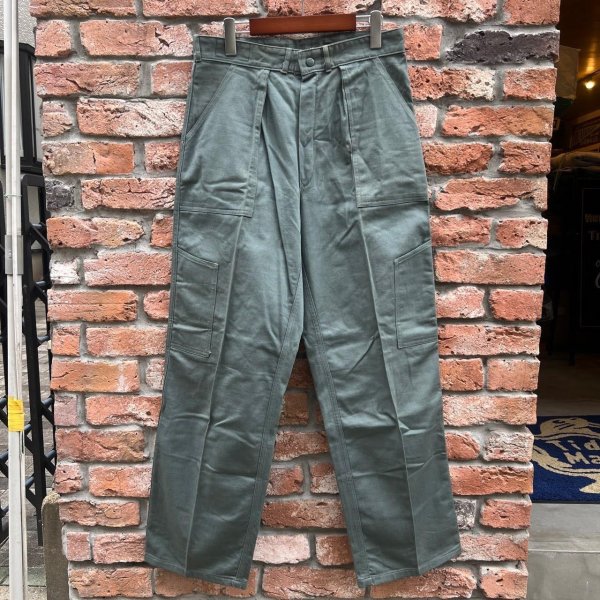 画像1: DEAD STOCK 1960's Civilian USAF SHADE 509 Utility Trousers　Size W32 L31 (1)