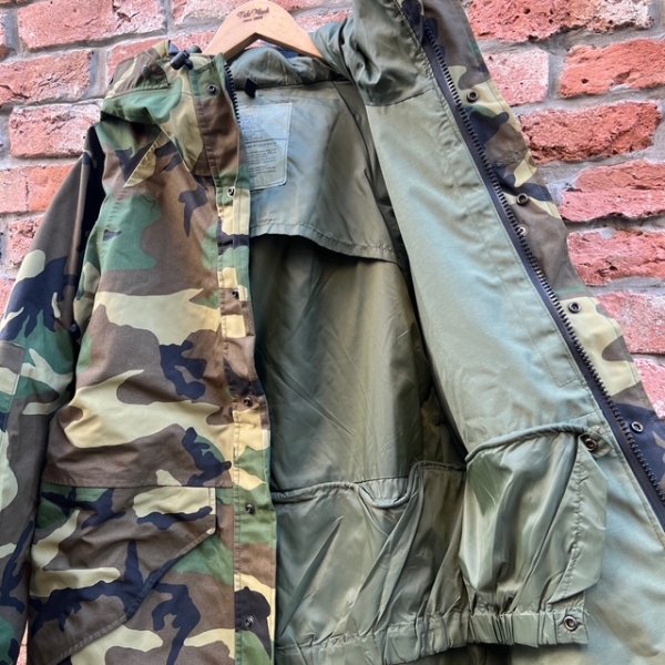 画像13: DEAD STOCK 2000's ECWCS GORE-TEX Parka Woodland Camo　Size SMALL-REGULAR (13)