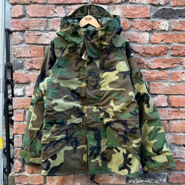 画像1: DEAD STOCK 2000's ECWCS GORE-TEX Parka Woodland Camo　Size SMALL-REGULAR (1)